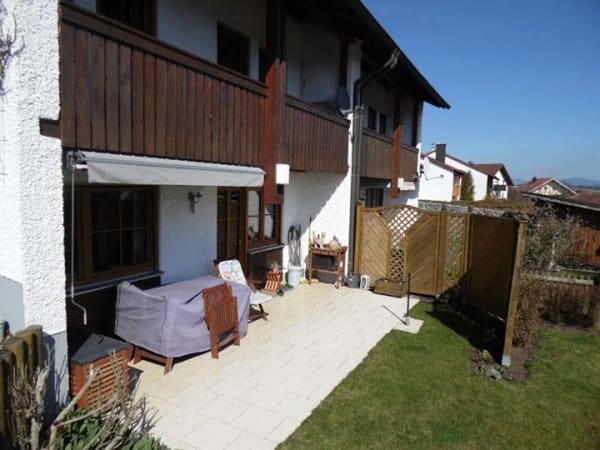 Immobilie in Salzweg - Hochwertig modernisiertes geräumiges Reihenendhaus, teilmöbliert - Bild 4