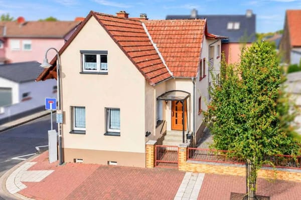 Immobilie in Karben - Ein Haus voller Möglichkeiten- viel Platz für Ihre Wohnträume in Karben  - Bild 0