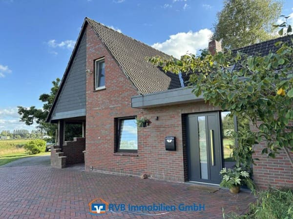 Immobilie in Westerstede - Vielseitiges Dreifamilienhaus mit traumhaftem Grundstück - Bild 0