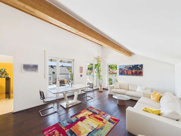Immobilie in Altenmarkt an der Alz - Außergewöhnliche Dachgeschoss-/Penthouse-Wohnung mit großer Dachterrasse und Alpenblick - Bild 2