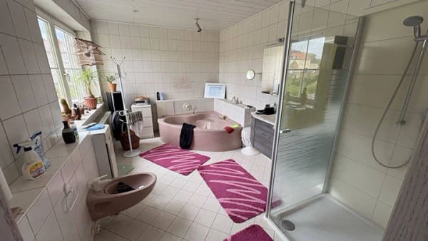 Immobilie in Eisenberg - Mehrfamilienhaus mit Ausbaupotenzial, großem Garten und moderner Energietechnik - Bild 3
