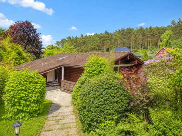 Immobilie in Bleckede - Ferienhaus im Grünen, mit großem Garten und Kachelofen bei Bleckede - Bild 1