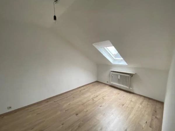Immobilie in Regenstauf - Dachgeschosswohnung in Regenstauf - Bild 2