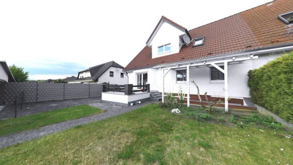 Immobilie in Ückeritz - Großzügiges Familienhaus mit Fewo im DG & schöner ruhiger Lage - Bild 1