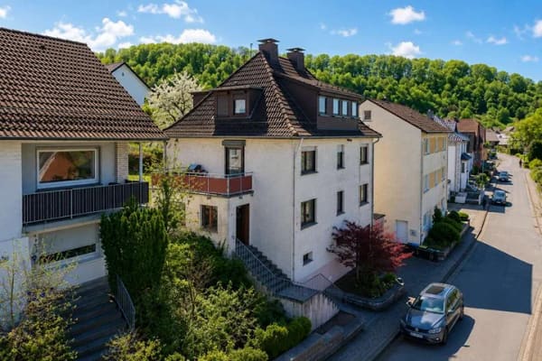 Immobilie in Altenbeken - Zweifamilienhaus im Herzen Altenbekens 874 m² Grundstück – provisionsfrei von privat - Bild 1
