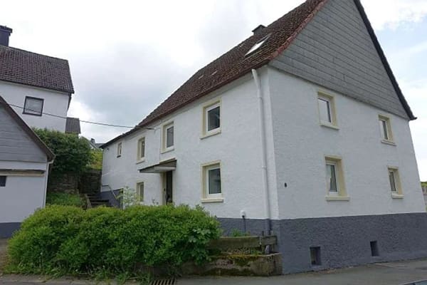 Immobilie in Schalksmühle - Freistehendes geräumiges Einfamilienhaus mit separatem Baugrundstück - Bild 0