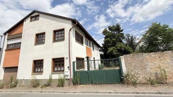 Immobilie in Framersheim - Geräumiges Einfamilienhaus mit Raum für Ihre Visionen und großem Gartenland - Bild 0