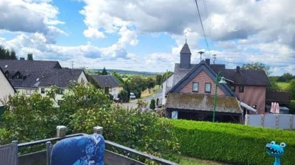 Immobilie in Linden - Einfamilienhaus mit viel Platz für Mensch und Tier,  Westerwald,  Linden - Bild 2