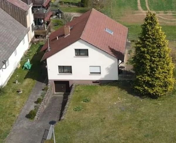 Immobilie in Bernstadt - Wohnhaus in Bernstadt mit großem Grundstück - Bild 0