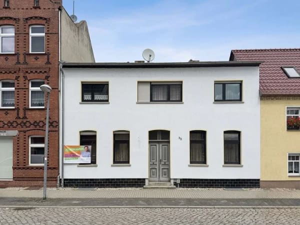 Immobilie in Wittenberg - NEUER PREIS|PROVISIONSFREI| Familienidyll mit Elbblick: 7-Zimmer-Haus mit Einliegerwohnung & Garten - Bild 0