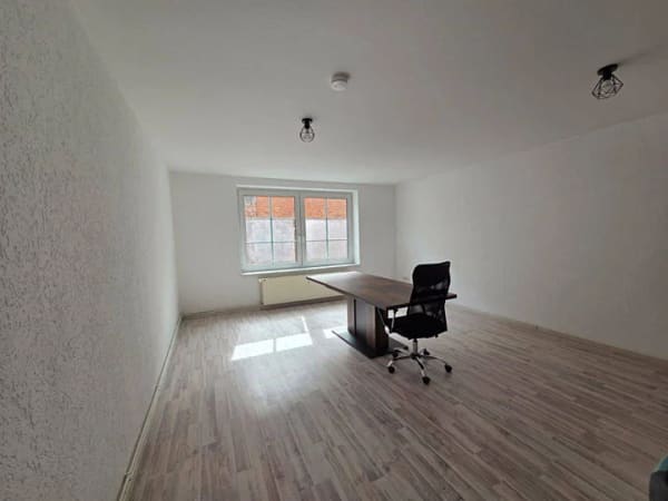Immobilie in Gnoien - Zweifamilienhaus mit Büroeinheit in der Innenstadt von Gnoien - Bild 4