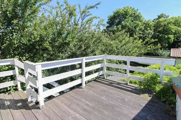 Immobilie in Groß Mohrdorf - Erholung Pur für Sie und Ihre Gäste: Bungalow mit Dachterrasse und Boddenblick im Naturschutzgebiet - Bild 2