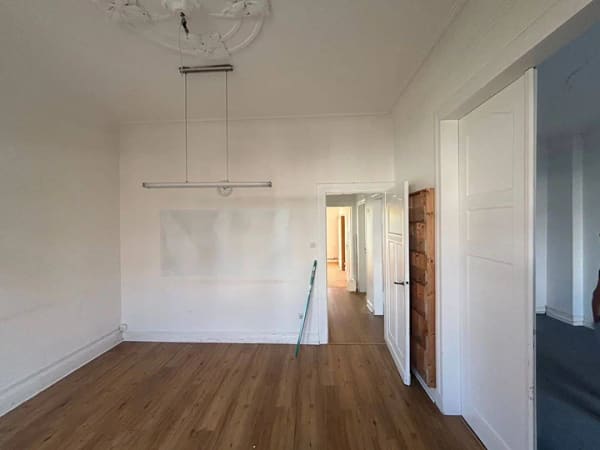 Immobilie in Troisdorf - Gepflegtes, jedoch sanierungsbedürftiges Mehrfamilienhaus in Troisdorf Innenstadt mit viel Potenzial - Bild 4