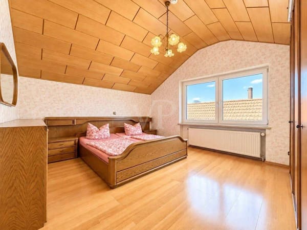 Immobilie in Kriftel - Einfamilienhaus oder Mehrgenerationenwohnen auf tollem Grundstück - Bild 3