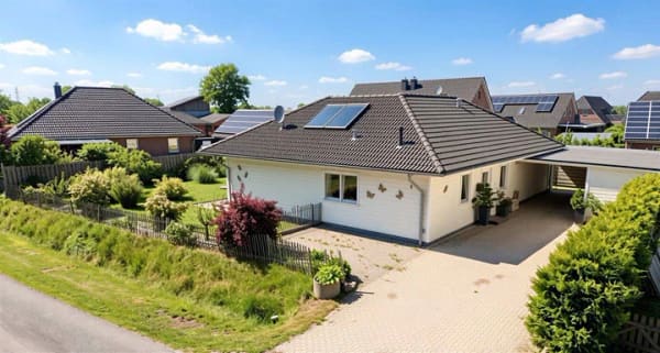 Immobilie in Stedesand - Ein Zuhause auf einer Ebene - Moderner Bungalow mit großem Wintergarten - Bild 1