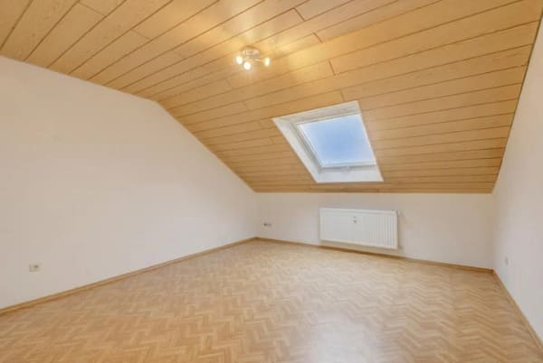 Immobilie in Erdweg - Dachgeschosswohnung in Erdweg - Bild 2