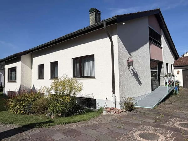 Immobilie in Langenargen - Bodenseenähe und außergewöhnlich viel Potenzial – charmantes Einfamilienhaus in Langenargen - Bild 1