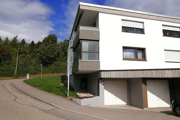 Immobilie in Dornstetten - Geräumige 4-Zimmerwohnung mit großem geschlossenem Balkon (Schiebefenster) u. Garage in Dornstetten! - Bild 0