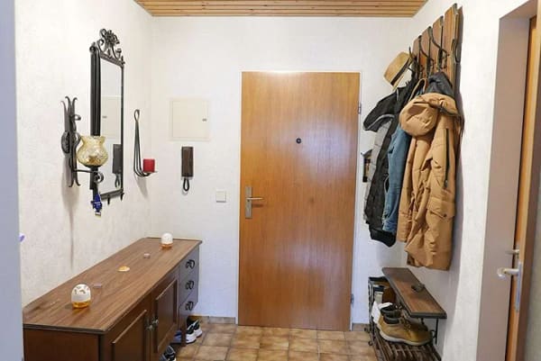 Immobilie in Dornstetten - Geräumige 4-Zimmerwohnung mit großem geschlossenem Balkon (Schiebefenster) u. Garage in Dornstetten! - Bild 1