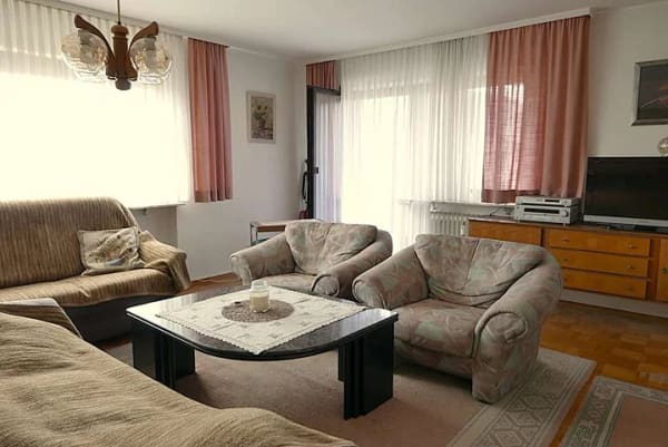 Immobilie in Dornstetten - Geräumige 4-Zimmerwohnung mit großem geschlossenem Balkon (Schiebefenster) u. Garage in Dornstetten! - Bild 3