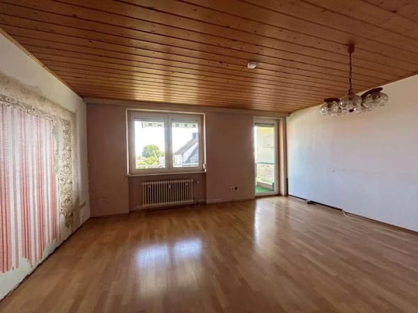Immobilie in Herzogenaurach - Wohnung mit viel Gestaltungspotential!...3 Zi.-ETW mit Garage in Herzogenaurach - Bild 2