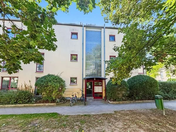 Immobilie in Blankenfelde-Mahlow - Vermietete 2-Zimmer-Wohnung mit Südbalkon und Garagenstellplatz in Blankenfelde-Mahlow - Bild 1