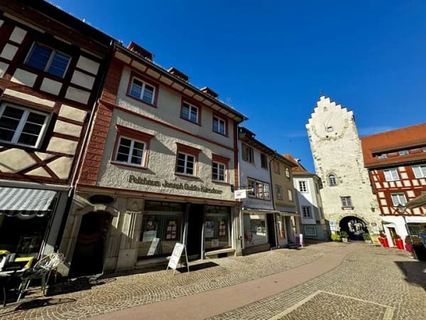 Immobilie in Markdorf - Individuelle 3-Zimmer-DG-Stadtwohnung in historischem, denkmalgeschützen Gebäude - Bild 1