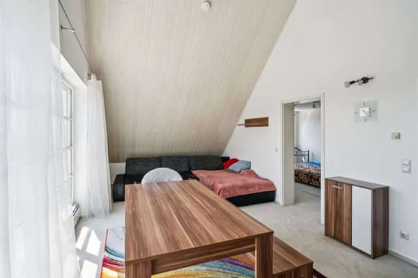 Immobilie in Hohenfels - Landidyll Hohenfels – 2-Zimmer-Dachgeschosswohnung mit Balkon und Potenzial - Bild 2
