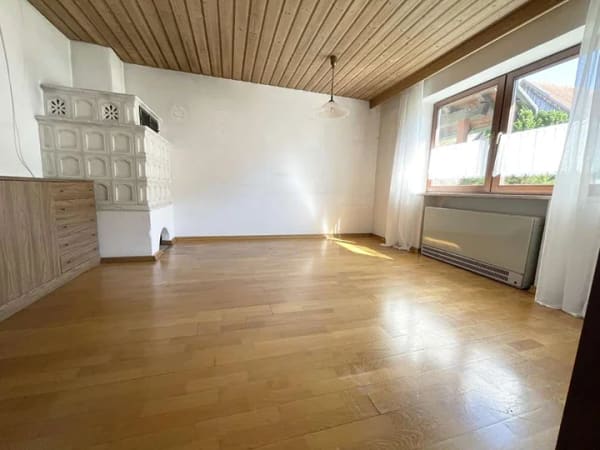 Immobilie in Pfaffenhausen - Renovierungsbedürftiges Einfamilienhaus mit viel Potenzial in Schöneberg - Bild 3