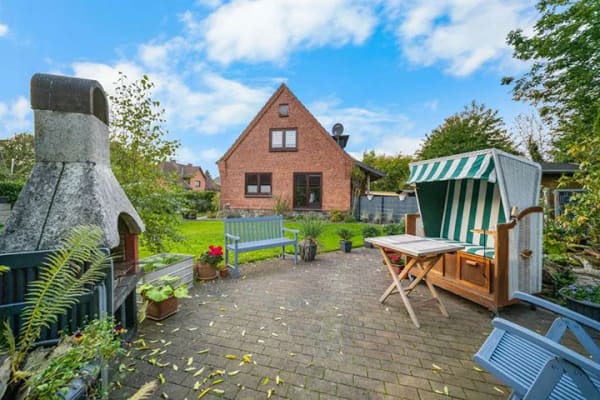 Immobilie in Rabel - Charmanter Rotklinker-Traum nahe der Schlei – Einfamilienhaus mit idyllischem Garten & Kaminofen - Bild 1