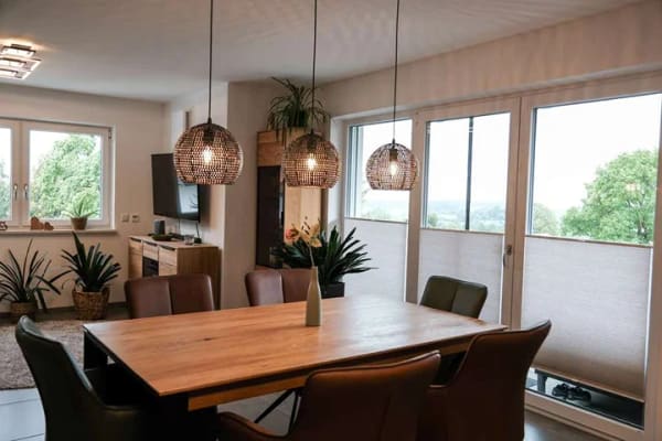 Immobilie in Rimsting - Hochwertige 4-Zimmer-Gartenwohnung mit traumhaftem Chiemsee- und Bergblick - Bild 2