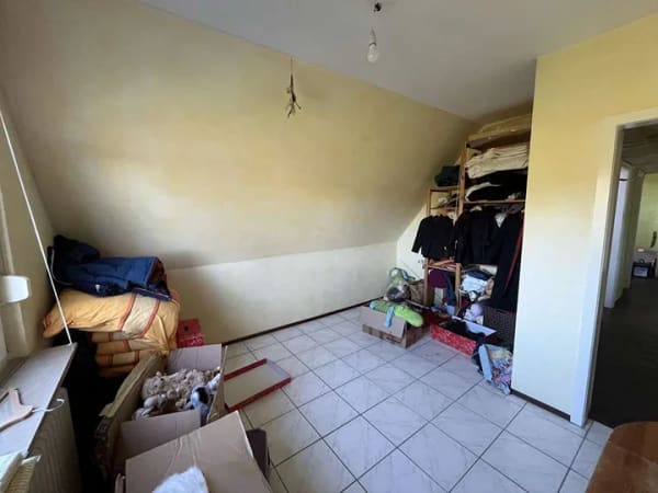 Immobilie in Wiefelstede - Großes Einfamilienhaus mit Garage in Neuenkruge Wiefelstede - Bild 1