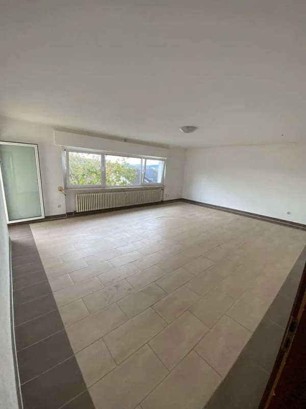 Immobilie in Lollar - Modernisiertes Zweifamilienhaus mit Einliegerwohnung in gefragter Wohnlage von Lollar - Bild 2