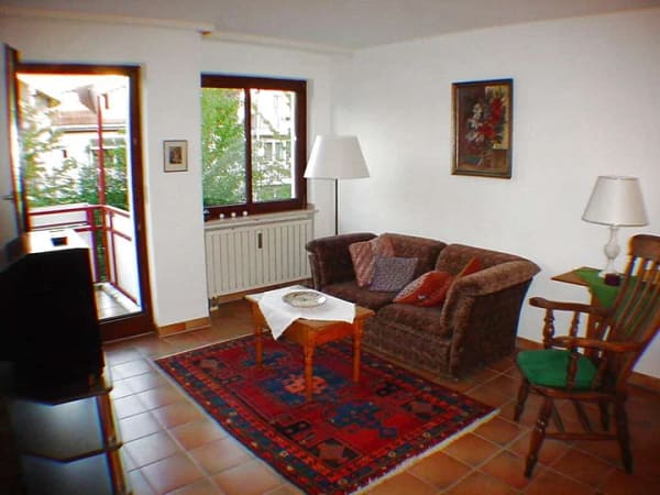 Immobilie in Unterhaching - freie 2-Zimmer-Wohnung mit Balkon zentral in Unterhaching nähe S-Bahnhof (300m) - Bild 1