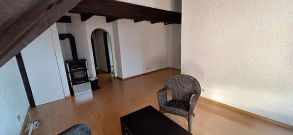 Immobilie in Holzgerlingen - Helle, lichtdurchflutete Maisonette-Wohnung im Toskana-Stil – 3,5-Zimmer-Wohnung mit Balkon und EBK - Bild 1