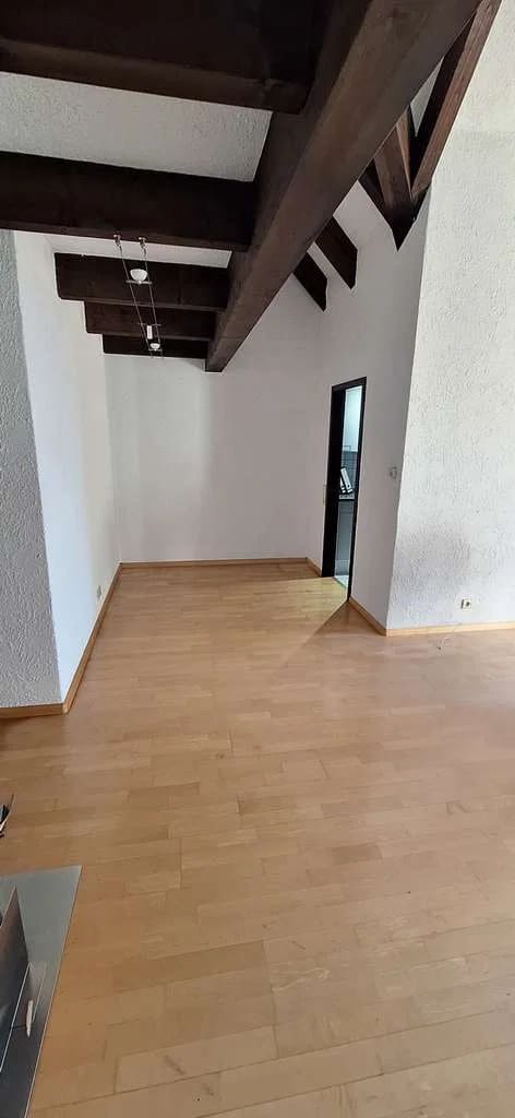 Immobilie in Holzgerlingen - Helle, lichtdurchflutete Maisonette-Wohnung im Toskana-Stil – 3,5-Zimmer-Wohnung mit Balkon und EBK - Bild 2