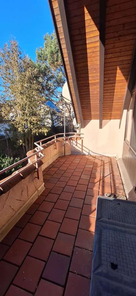 Immobilie in Holzgerlingen - Helle, lichtdurchflutete Maisonette-Wohnung im Toskana-Stil – 3,5-Zimmer-Wohnung mit Balkon und EBK - Bild 4