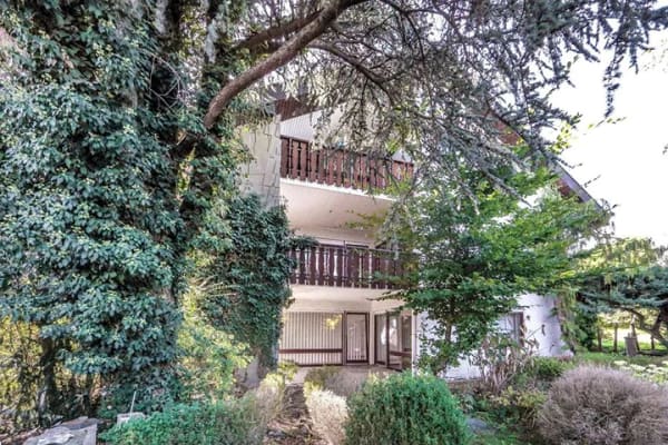 Immobilie in Adelmannsfelden - GROSSZÜGIGES MEHRGENERATIONENHAUS MIT CA. 370 m² WOHNFLÄCHE, GROSSEM GARTEN & DOPPELGARAGE - Bild 2