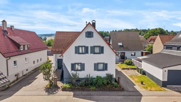 Immobilie in Straubenhardt - Kapitalanlage mit 2 vermieteten Wohneinheiten | 184 m² | 3,70 % Rendite - Bild 0