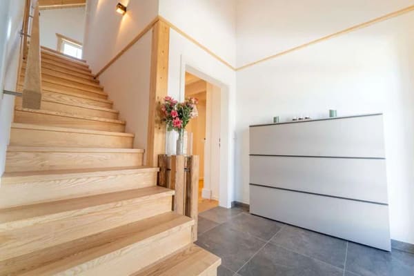 Immobilie in Kumhausen - Modernes Naturhaus bei Landshut - neuwertig, energieeffizient & hochwertig ausgestattet !!! - Bild 1