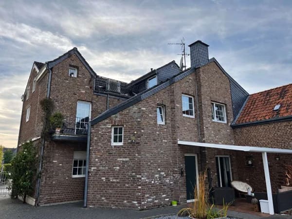 Immobilie in Waldfeucht - Denkmalgeschütztes Dreifamilienhaus mit historischem Charme und drei Wohneinheiten! - Bild 2