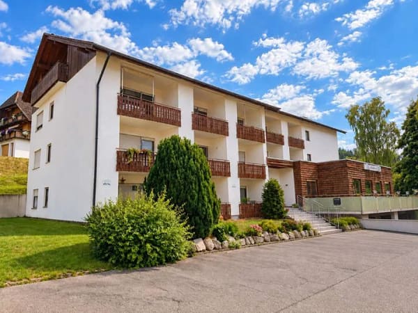 Immobilie in Furtwangen im Schwarzwald - MEGA-CHANCE! AIRBNB FERIENWOHNUNG Ü15.000€ p.a. oder EIGENNUTZUNG/KAPITALANLAGE: Südloggia, EBK & TG - Bild 3