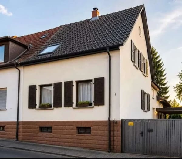 Immobilie in Eisenberg (Pfalz) - Ohne Provision! Haus mit viel Platz, sucht neue Eigentümer! - Bild 0