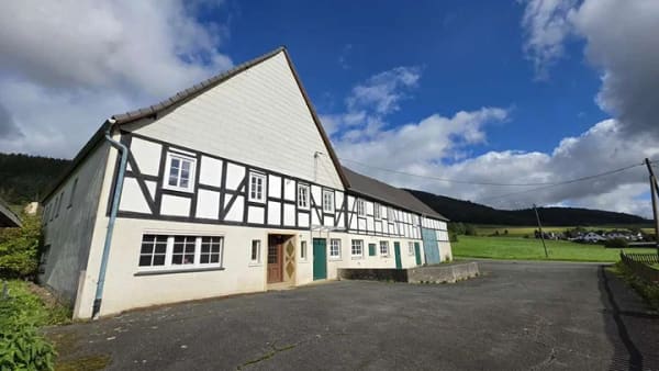 Immobilie in Eslohe - Historisches Bauernhaus mit Stall und weitläufigem Grundstück in Obersalwey - Bild 3
