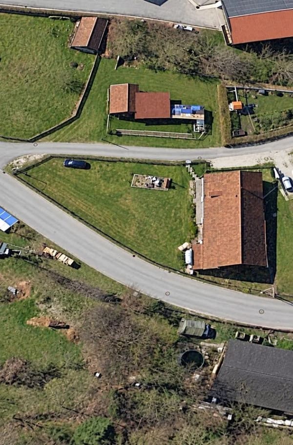 Immobilie in Postau - 2.580 € Kaltmiete vermietetes Bauernhaus mit 2 Wohnbereichen - Bild 0