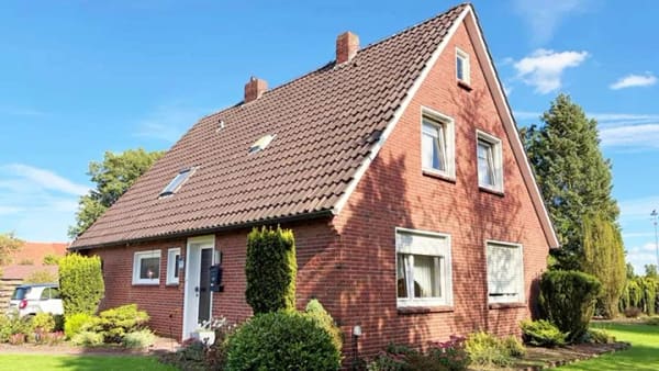 Immobilie in Bad Zwischenahn - Attraktives Einfamilienhaus auf großzügigem Grundstück mit weitem Ausblick in Bad Zwischenahn-Ekern - Bild 1