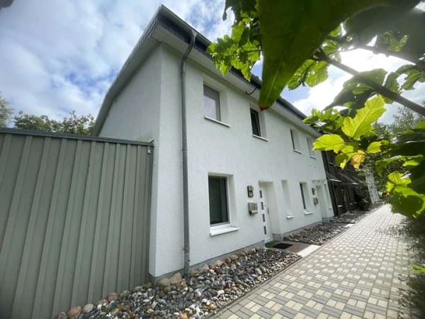 Immobilie in Kenz-Küstrow - Modern wohnen mit eigenem Garten | Kernsaniertes Reihenendhaus in Rubitz - Bild 1