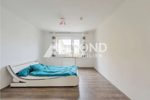Immobilie in Oebisfelde-Weferlingen - Traumhaft schöne, frisch renovierte 3-Zimmer Wohnung mit zwei Gartenanteilen - Bild 2