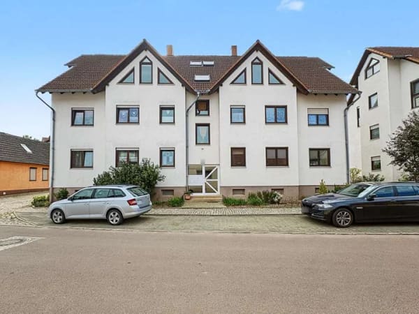 Immobilie in Alsleben - Charmante 4-Zimmer-Maisonettewohnung mit Garage und Ausblick ins Grüne in Plötzkau - Bild 1