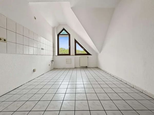 Immobilie in Alsleben - Charmante 4-Zimmer-Maisonettewohnung mit Garage und Ausblick ins Grüne in Plötzkau - Bild 4